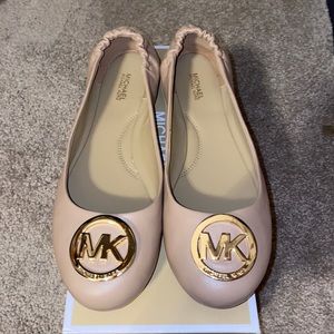 Michael Kors nude flats